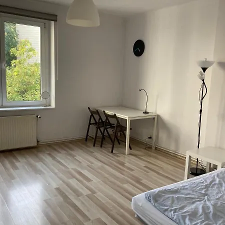 Dwuosobowy W Mieszkaniu Czteropokojowym W Centrum Gdyni. Δωμάτια σε οικογενειακή κατοικία