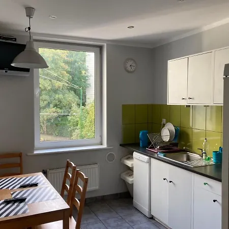 Dwuosobowy W Mieszkaniu Czteropokojowym W Centrum Gdyni. *