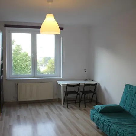 Dwuosobowy W Mieszkaniu Czteropokojowym W Centrum Gdyni. Δωμάτια σε οικογενειακή κατοικία *