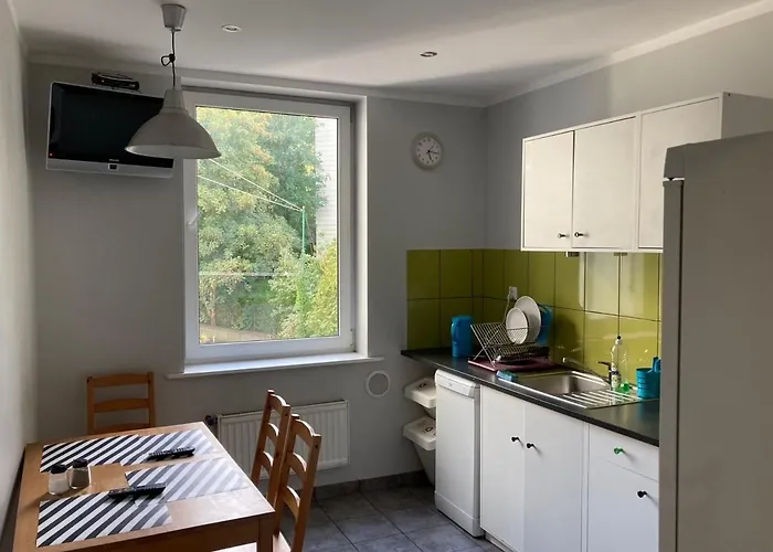 Dwuosobowy W Mieszkaniu Czteropokojowym W Centrum Gdyni. *